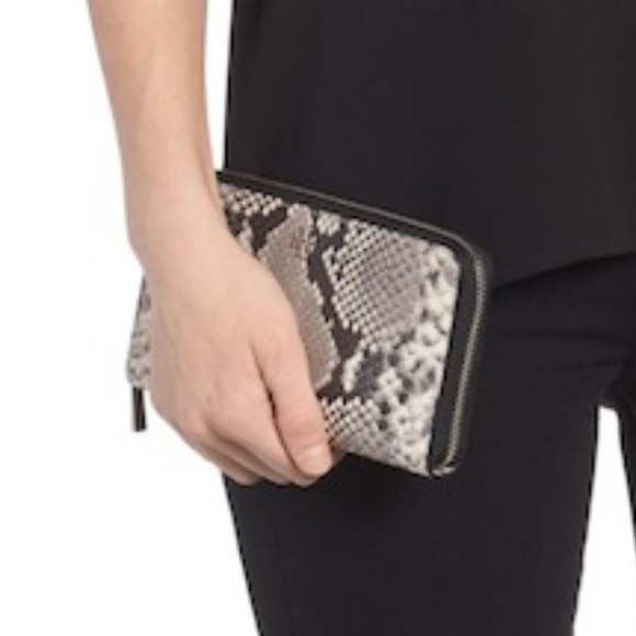 ⭐️LAST ONE⭐️Tory Burch Robinson Leather Wallet - Picture 4 of 8